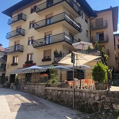 Hotel Americana Serina (Lombardy)